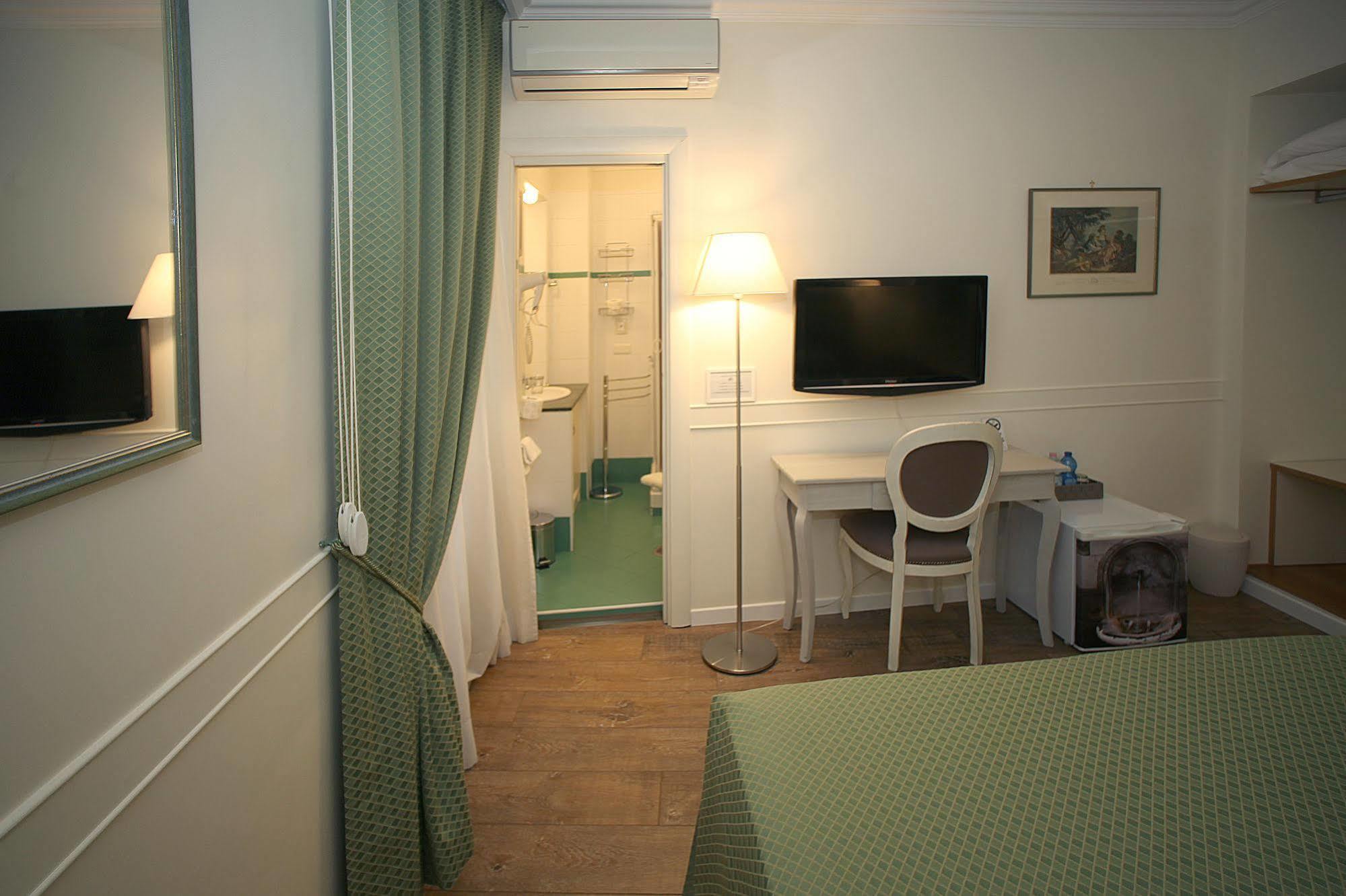 Residenza Ponte Sant'Angelo Hotel Rome Bagian luar foto